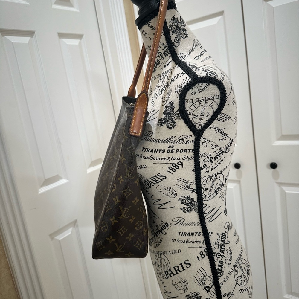 Louis Vuitton Monogram Canvas Looping GM Shoulder Bag - Picture 4 of 15